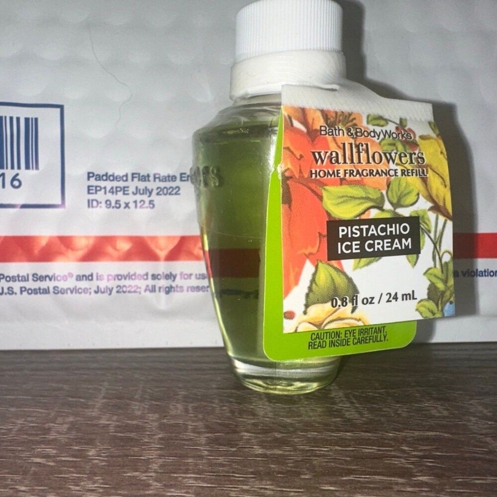 Bath and body works wallflower plug rare Pistachio ice cream refill‎